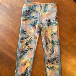 Girls Athleta capri leggings 8/10